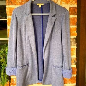 Knit Blazer w/ ruched 3/4 sleeve.